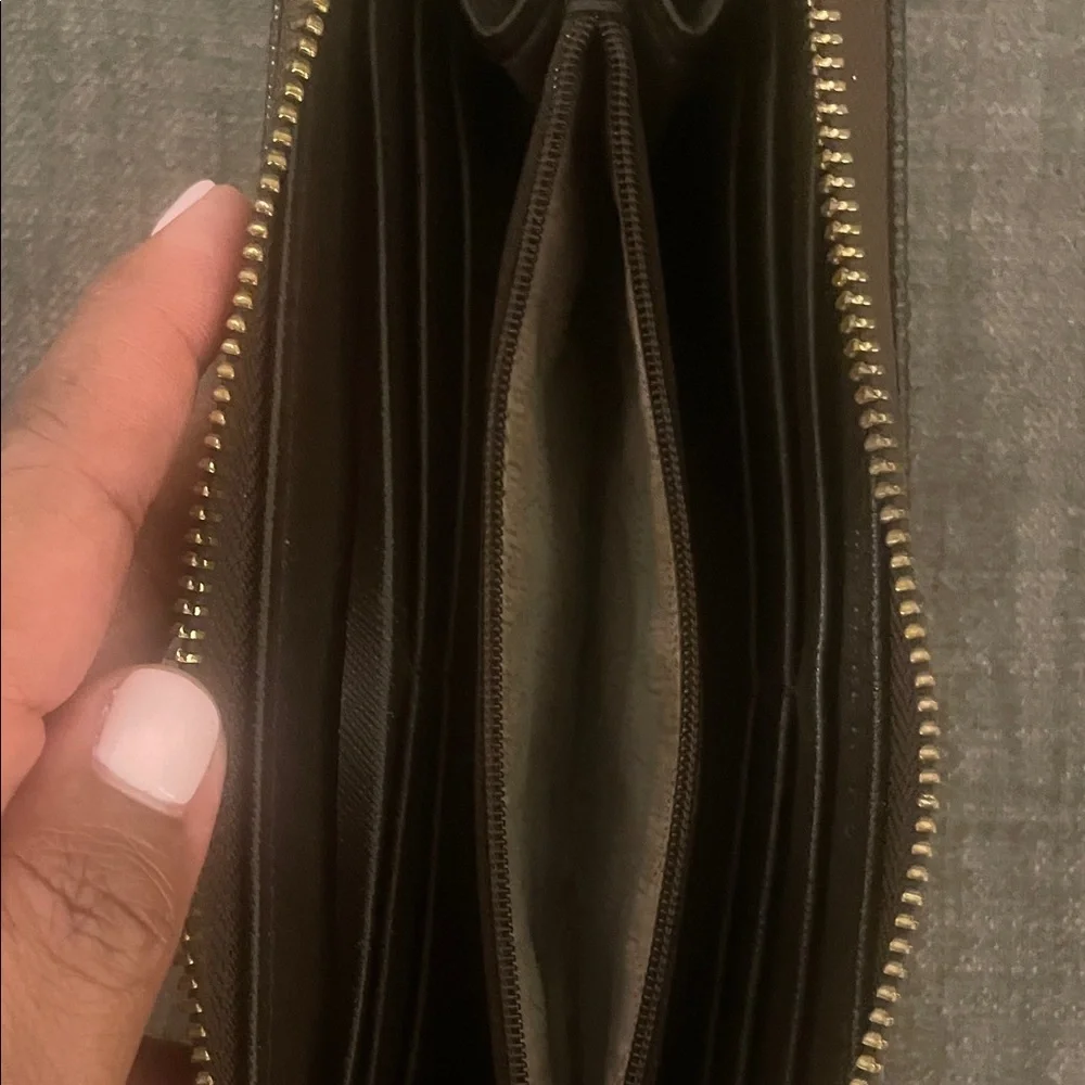 Michael Kors Signature Dark Brown Zip-Around Wallet - Picture 11 of 16